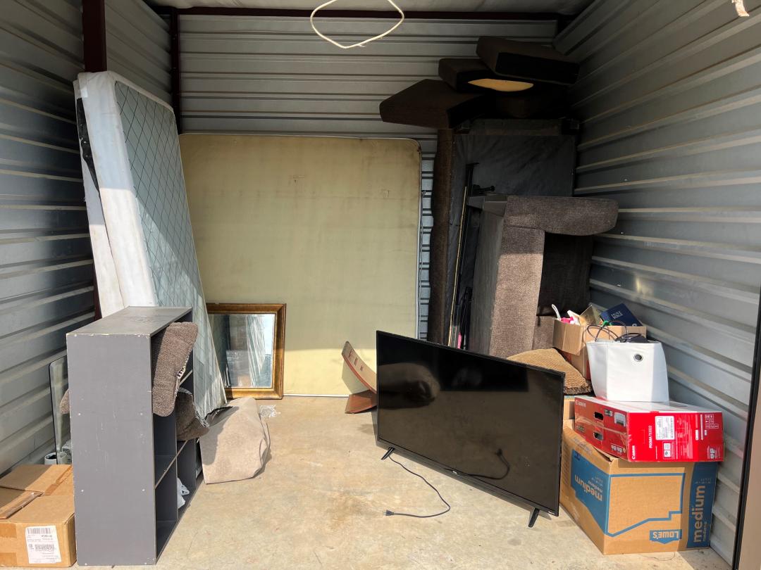 Storage Unit Auction in Hattiesburg, MS at Tellus Self Storage